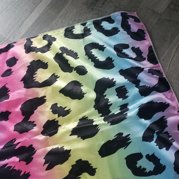 Rainbow cheetah print scarf / wildrag - Picture 5 of 5